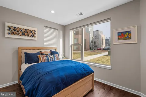 $1,249,000 | 3200 Parkview Walk, Philadelphia, PA 19125