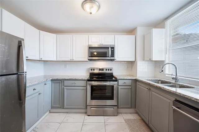 $220,000 | 2318 Golfview Street, Lakeland, FL 33801