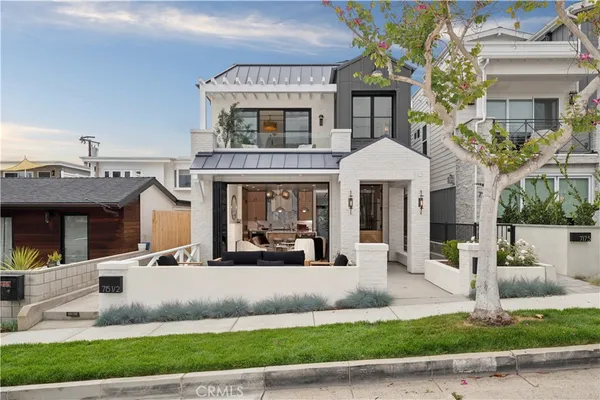 $4,995,000 | 715 Poinsettia Avenue, Corona del Mar, CA 92625