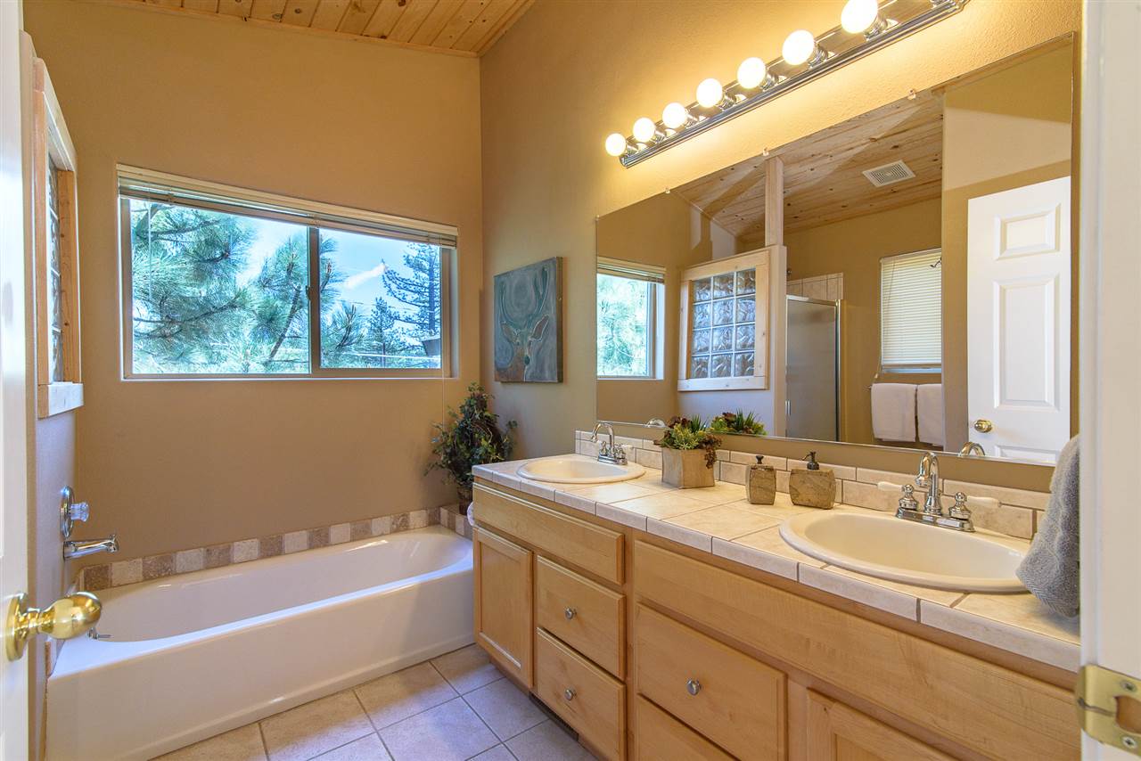 11810 Old Mill Road Truckee, CA 96161 - Photo 8 of 14 Gallery Image 8
