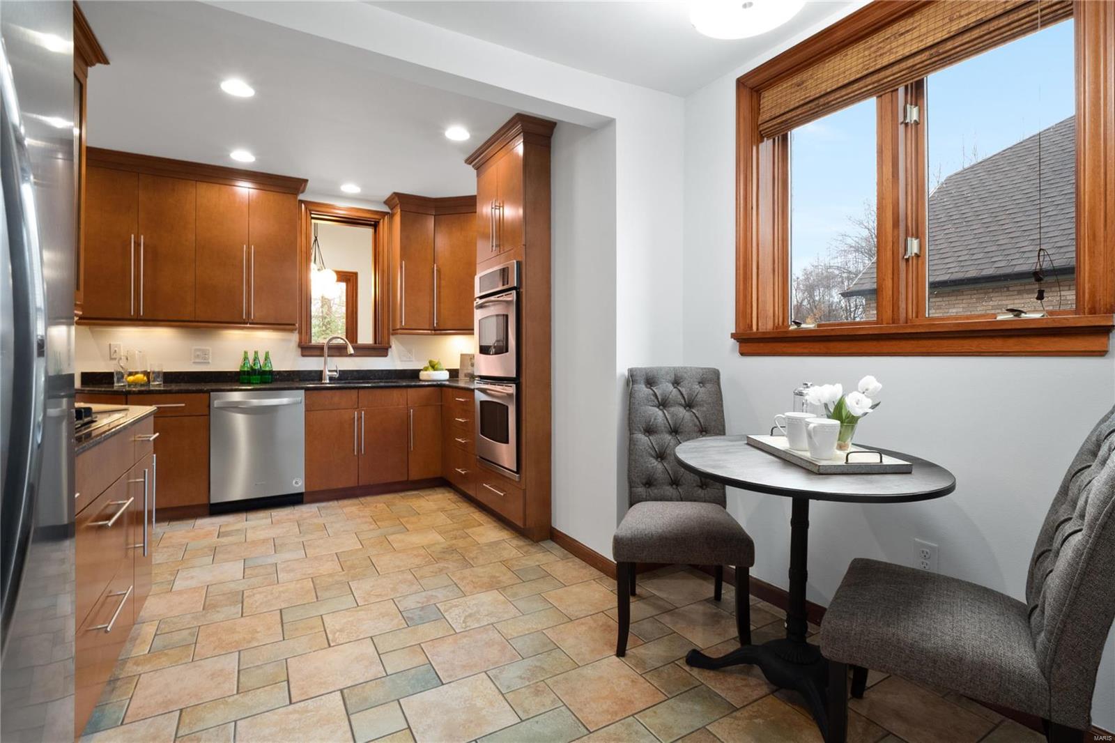 54 Broadview Drive Clayton, MO 63105 - Photo 13 of 38