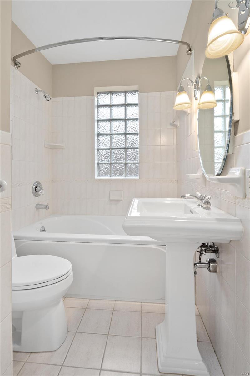 54 Broadview Drive Clayton, MO 63105 - Photo 27 of 38