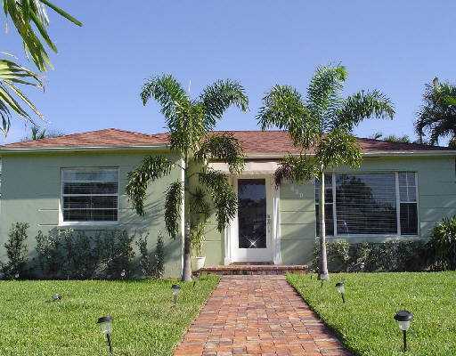 320 Potter Road West Palm Beach, FL 33405 - Photo 11 of 11 a view of a house with a yard