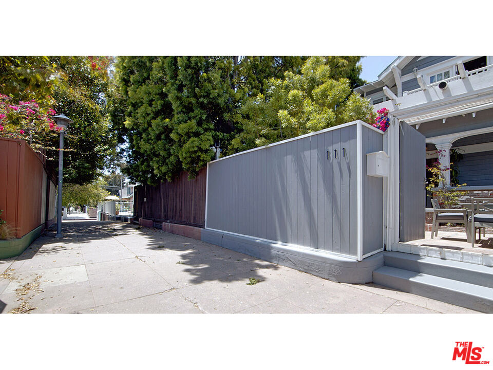 111 Dudley Avenue Venice, CA 90291 - Photo 30 of 33 a black and white photo of a house