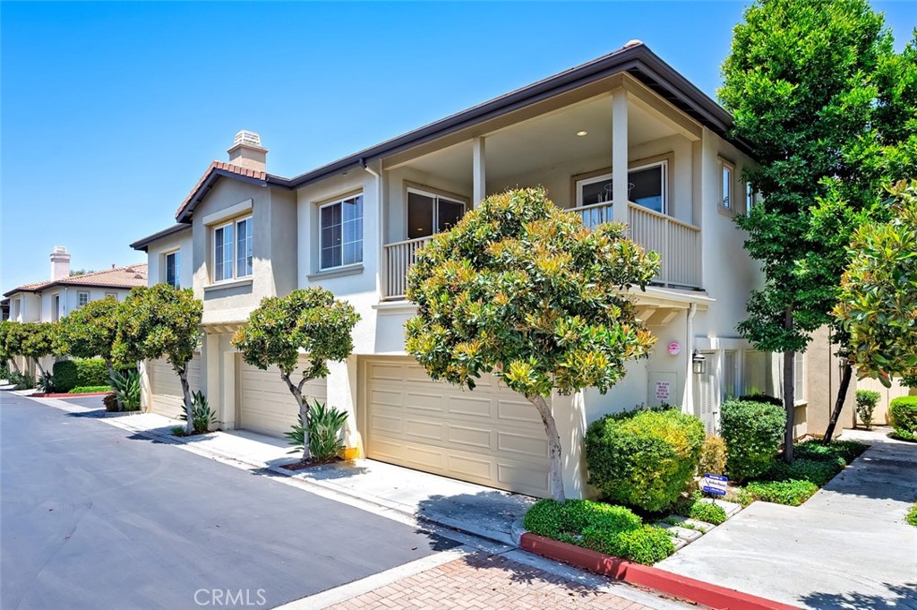 447 Ridgeway Irvine, CA 92620 - Photo 6 of 88