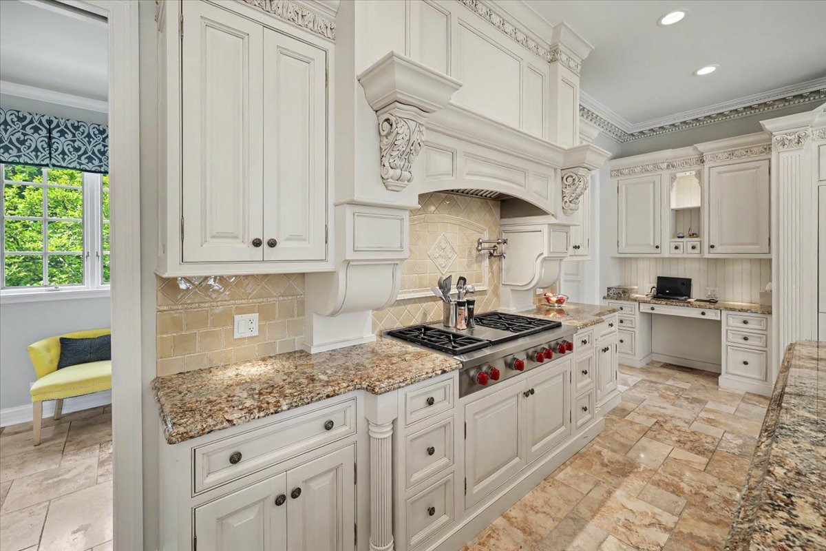 25W451 Plamondon Road Wheaton, IL 60189 - Photo 26 of 66