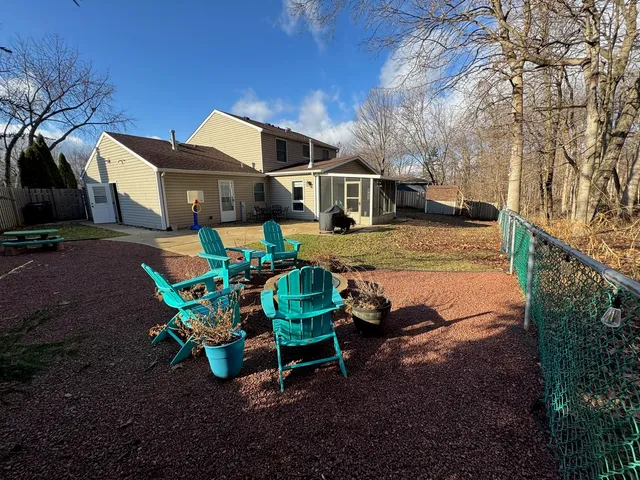 $429,000 | 404 Livingston Drive, New Lenox, IL 60451