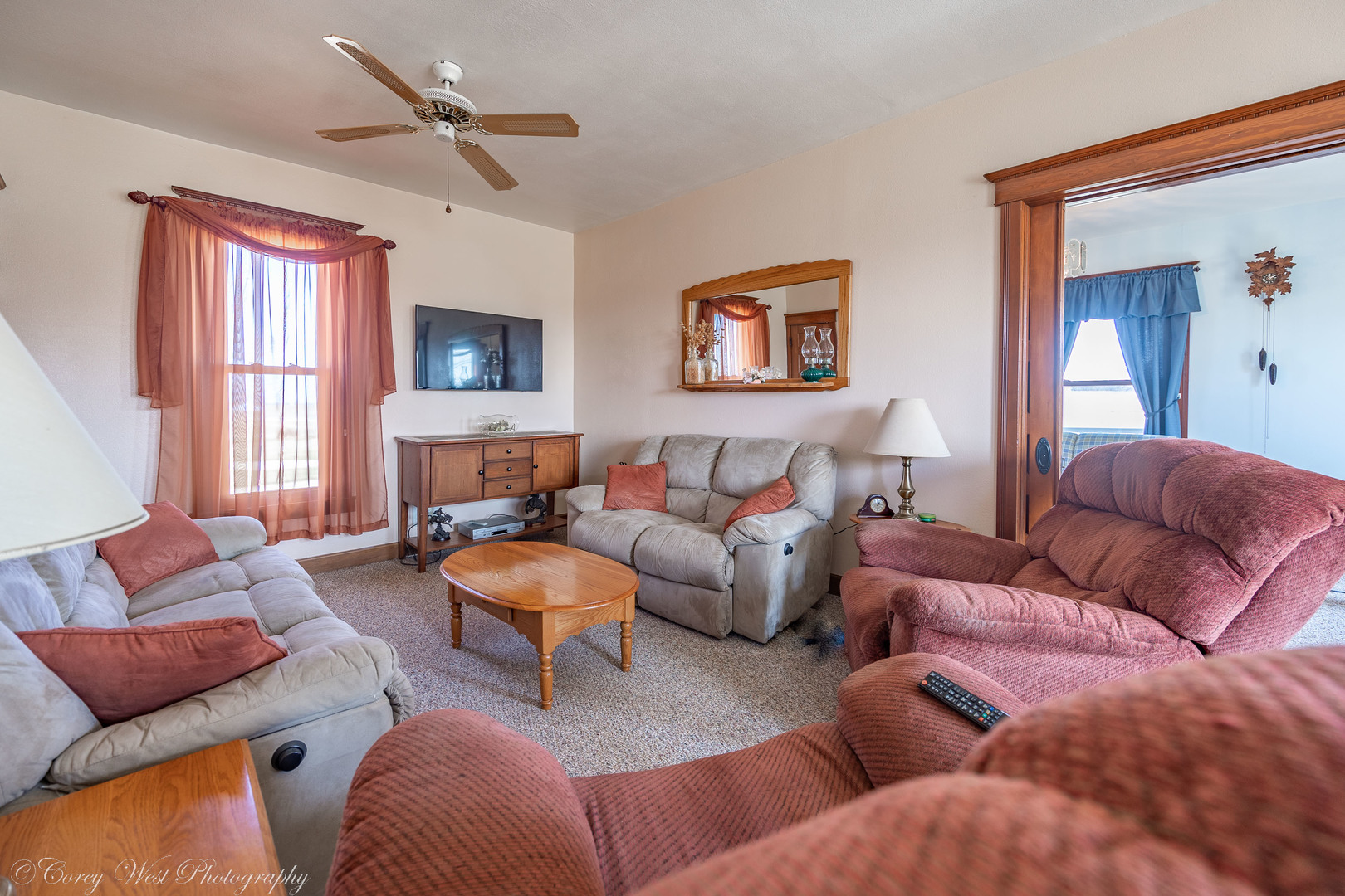 1137 Fisk Road Compton, IL 61318 - Photo 13 of 50 a living room with furniture ceiling fan and a window