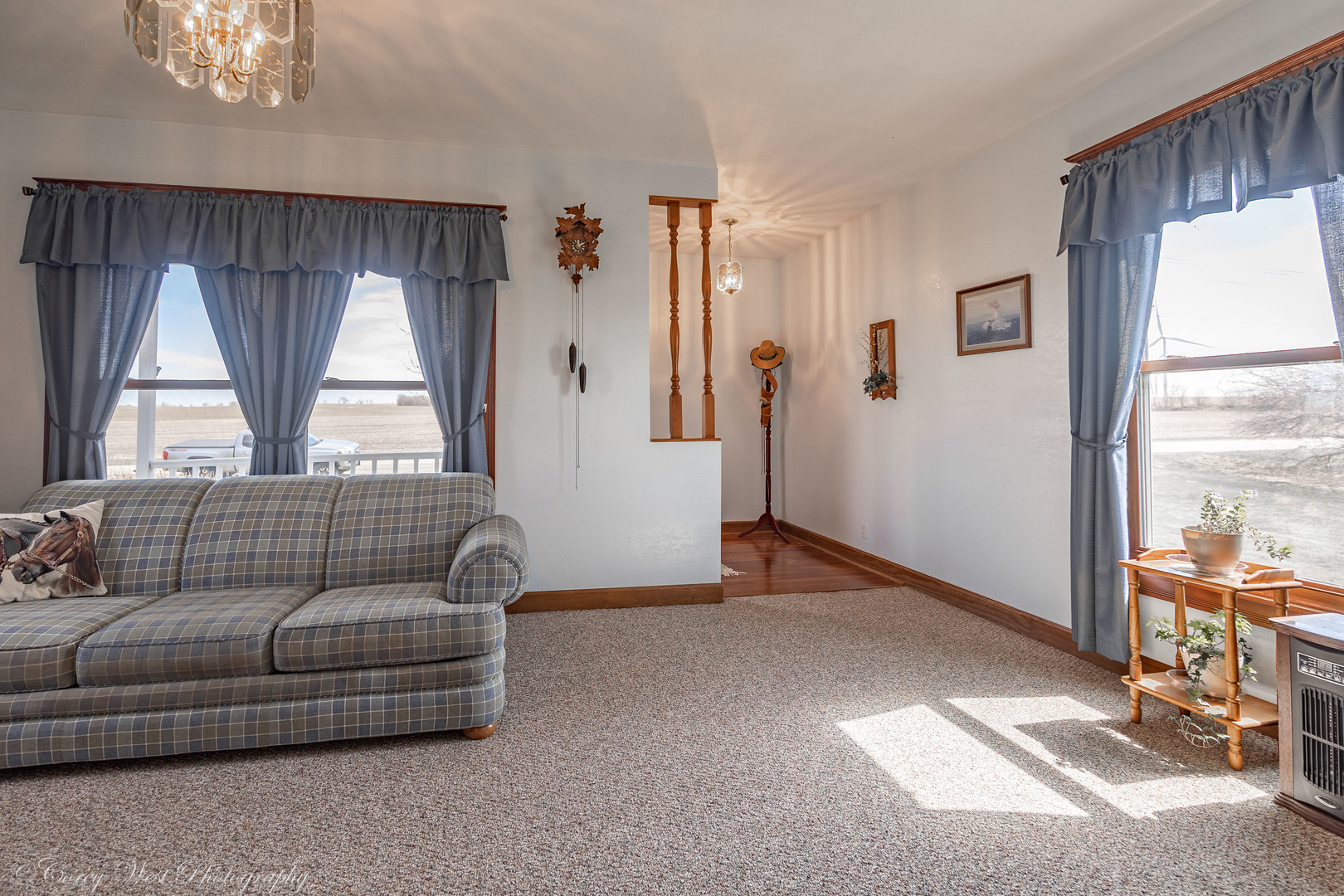 1137 Fisk Road Compton, IL 61318 - Photo 21 of 50 a living room with furniture and a window