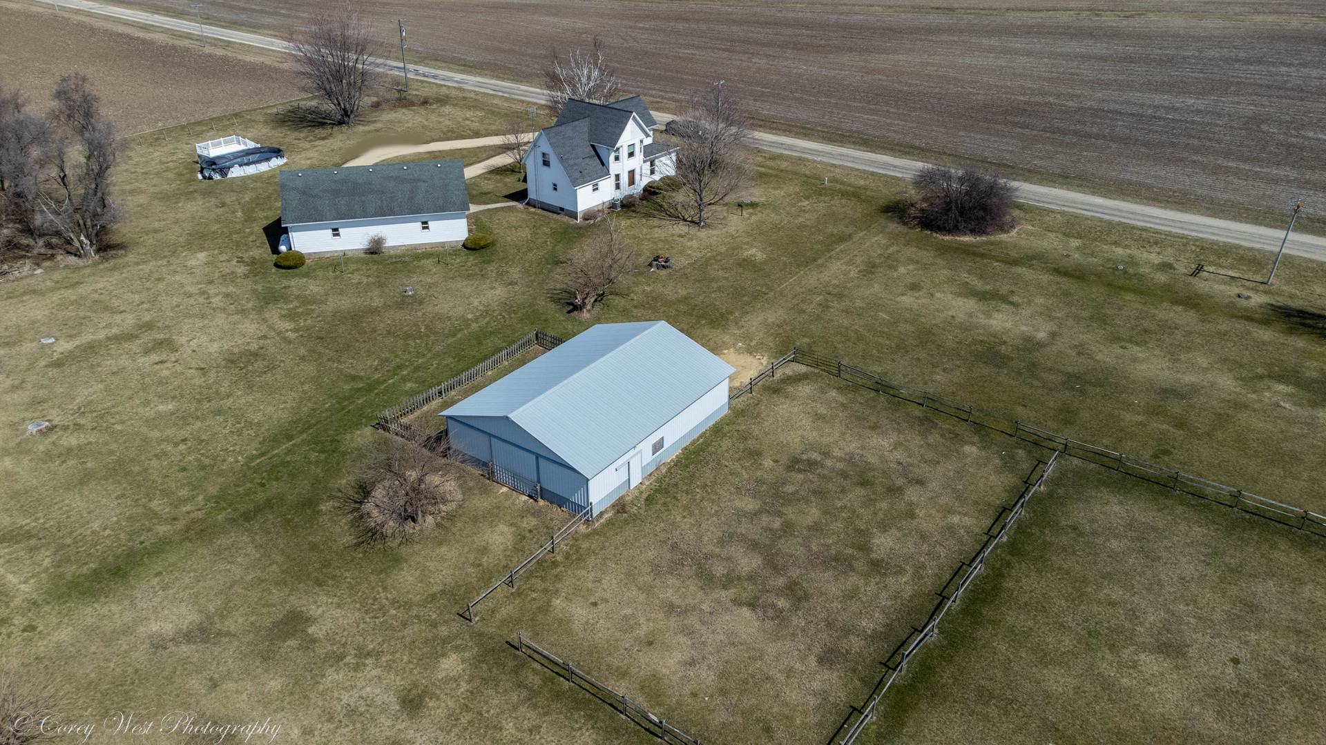 1137 Fisk Road Compton, IL 61318 - Photo 9 of 50 a view of table and chair