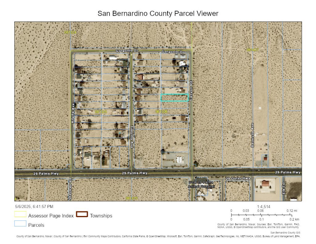 6378 Canyon Road Twentynine Palms, CA 92277 - Photo 14 of 17 a view of a living room