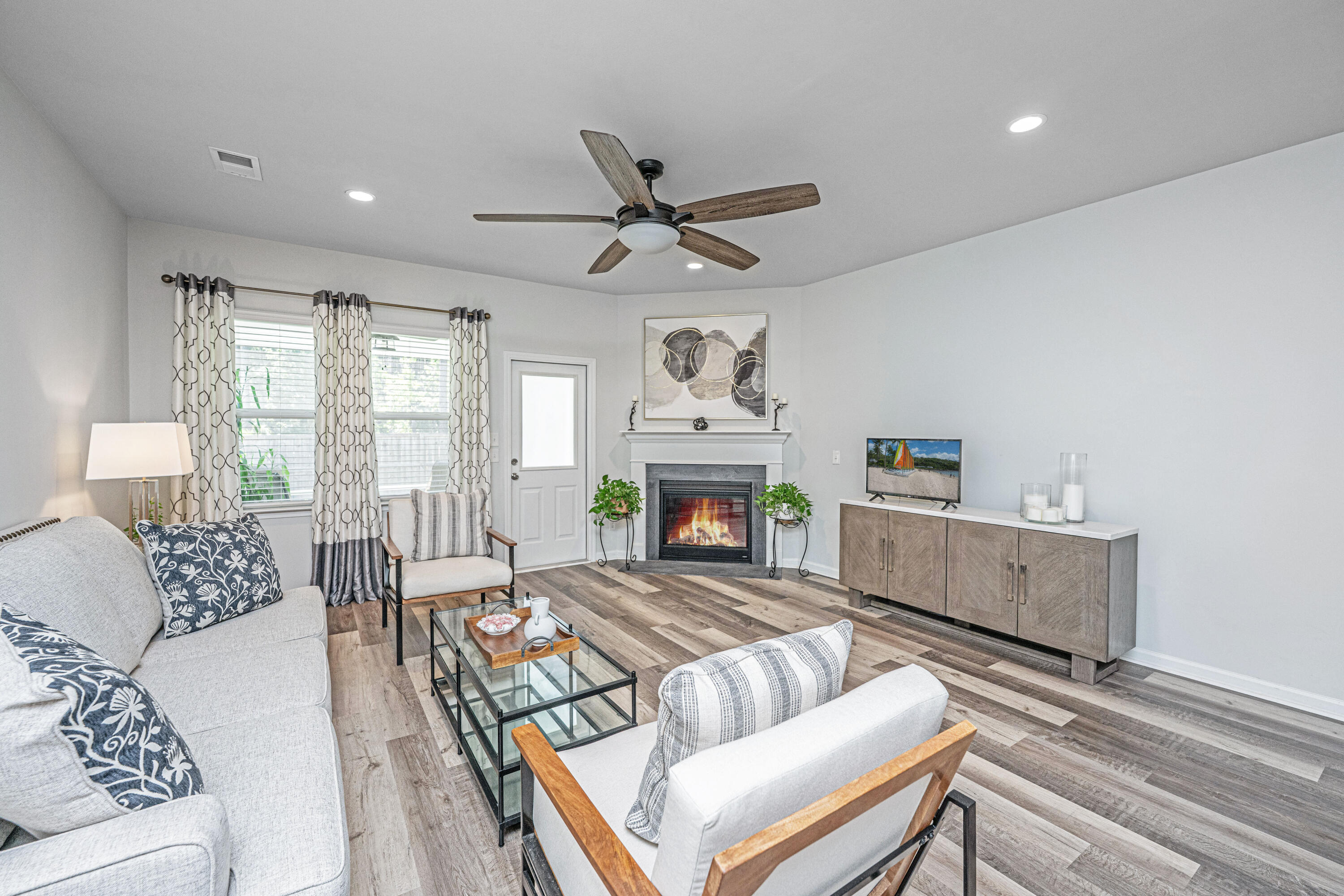 224 Hayworth Road Summerville, SC 29486 - Photo 9 of 49 224HayworthRdREDO018