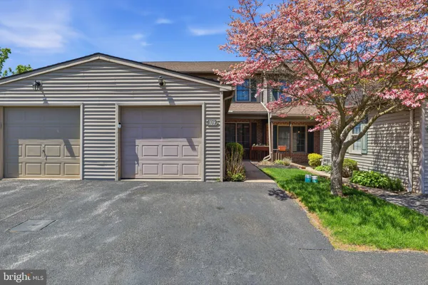 $225,900 | 109 Oak Crossing, Unit 109, Dallastown, PA 17313