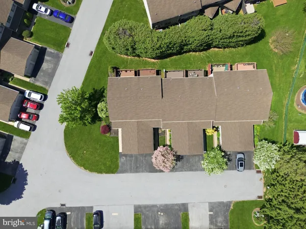 $225,900 | 109 Oak Crossing, Unit 109, Dallastown, PA 17313