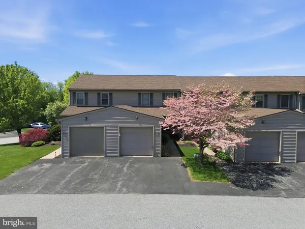 $225,900 | 109 Oak Crossing, Unit 109, Dallastown, PA 17313