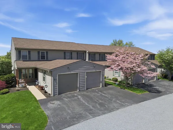 $225,900 | 109 Oak Crossing, Unit 109, Dallastown, PA 17313