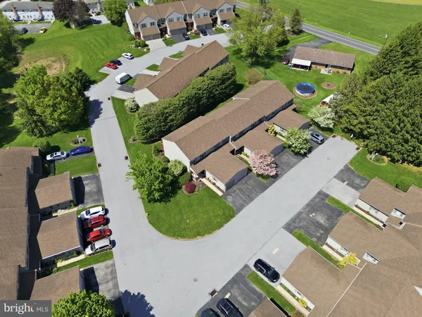 $225,900 | 109 Oak Crossing, Unit 109, Dallastown, PA 17313