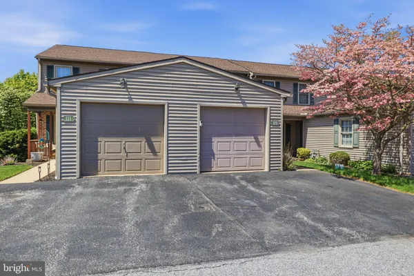 $225,900 | 109 Oak Crossing, Unit 109, Dallastown, PA 17313