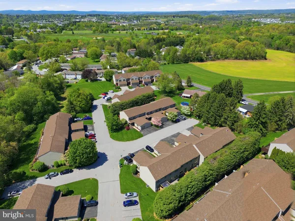 $225,900 | 109 Oak Crossing, Unit 109, Dallastown, PA 17313