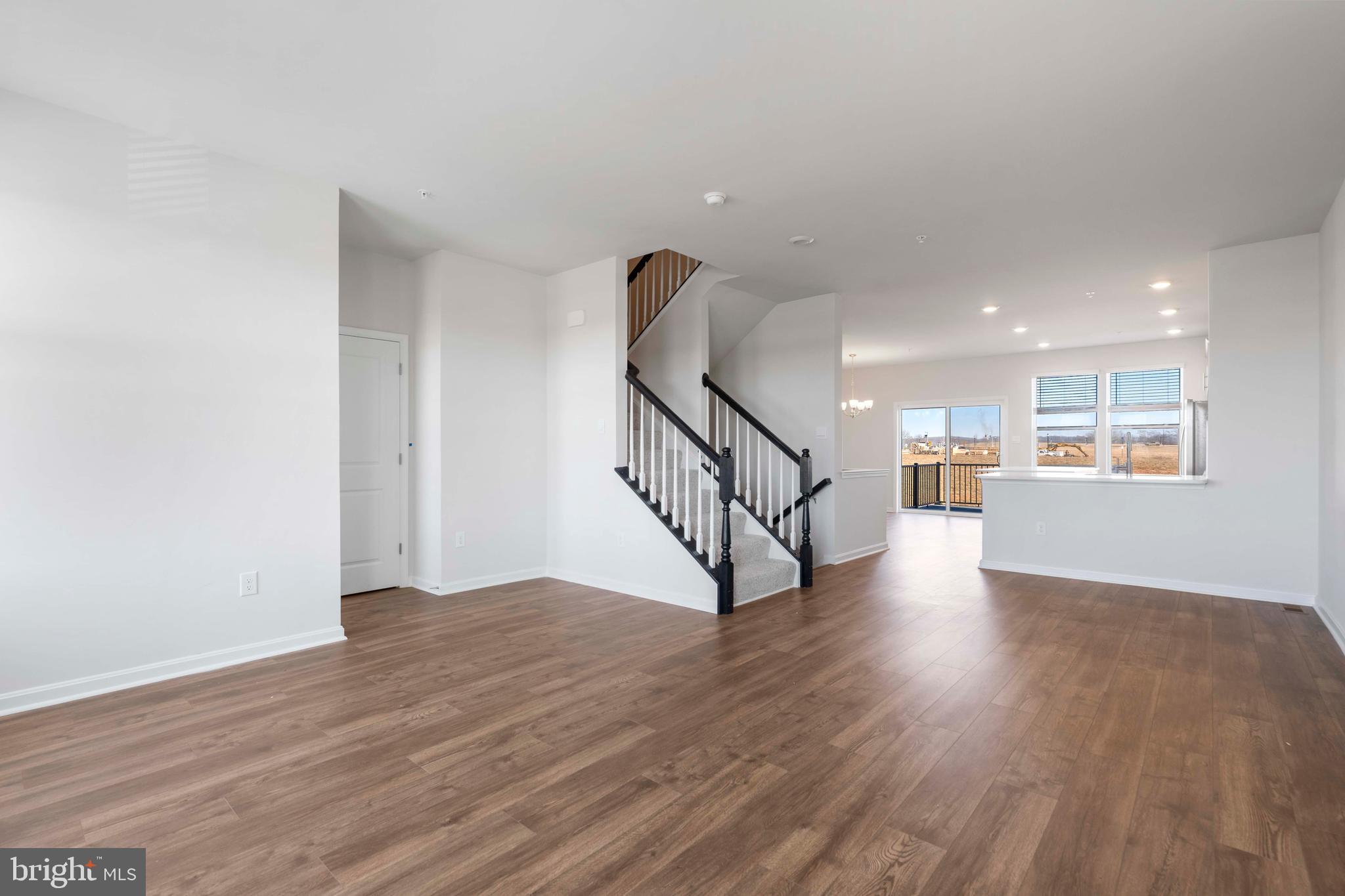 462 Tiller Street Frederick, MD 21701 - Photo 5 of 34 Living Room View#3