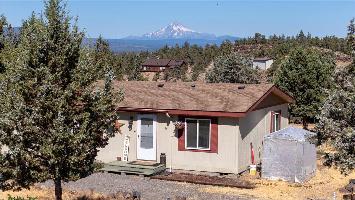 13770 Southwest Cinder Cone Loop Terrebonne, OR 97760 - Photo 1 of 41