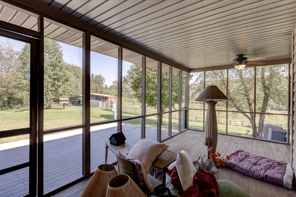 5699 Sevierville Road Seymour, TN 37865 - Photo 28 of 37 Gallery Image 28