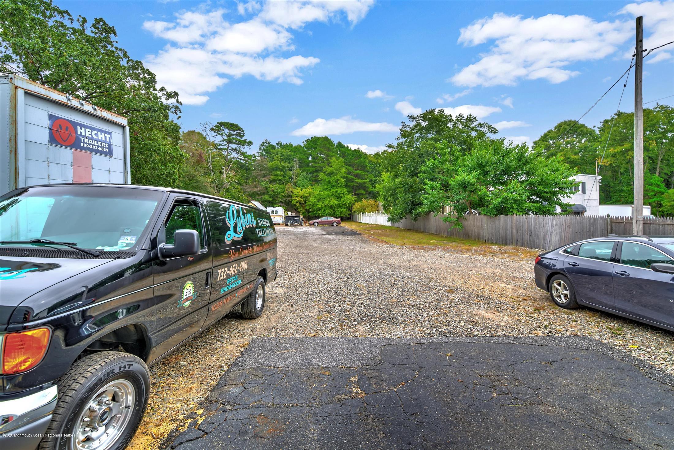 9 Us Howell, NJ 07731 - Photo 28 of 30 28-REAR PARKING