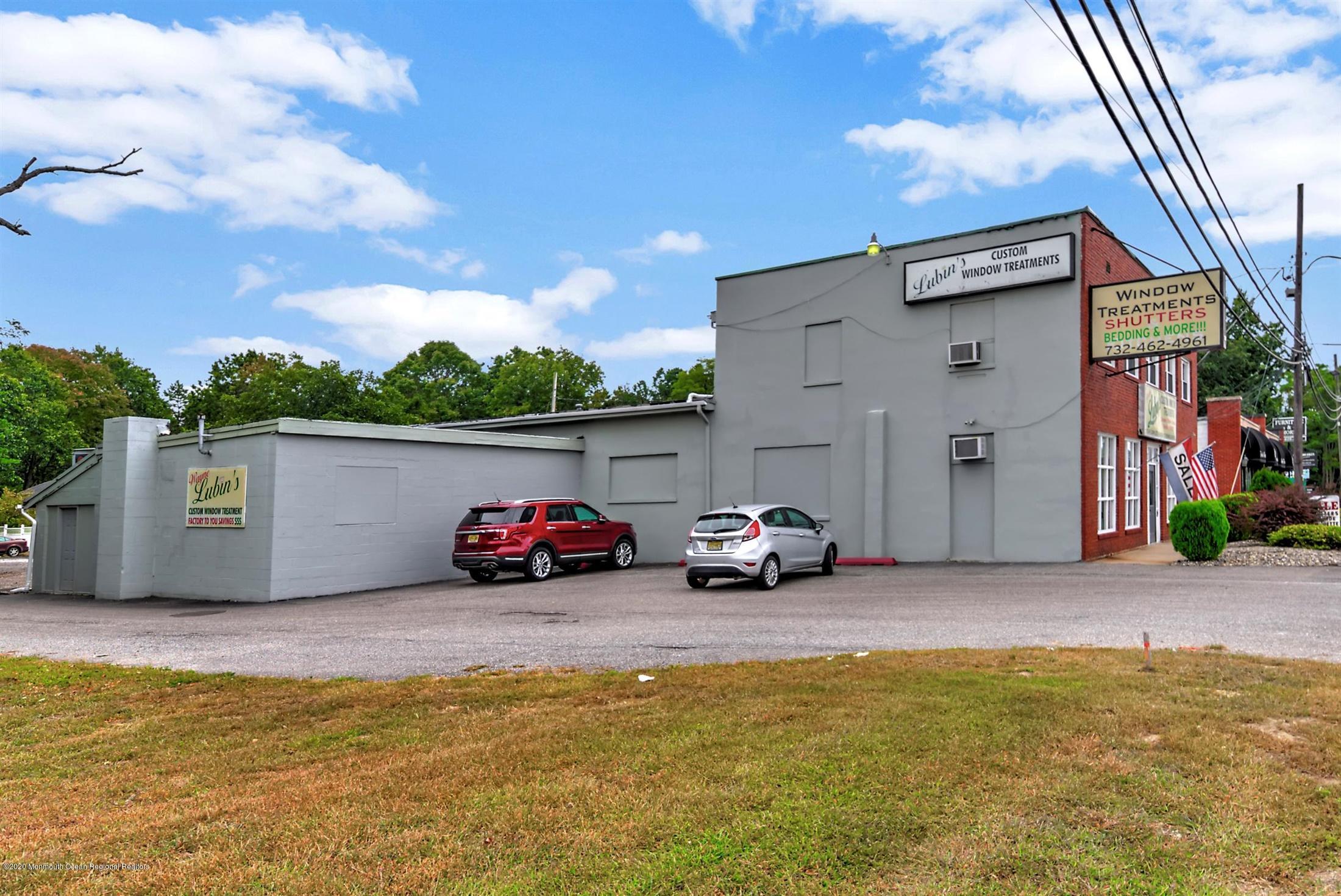 9 Us Howell, NJ 07731 - Photo 30 of 30 30-REAR PARKING