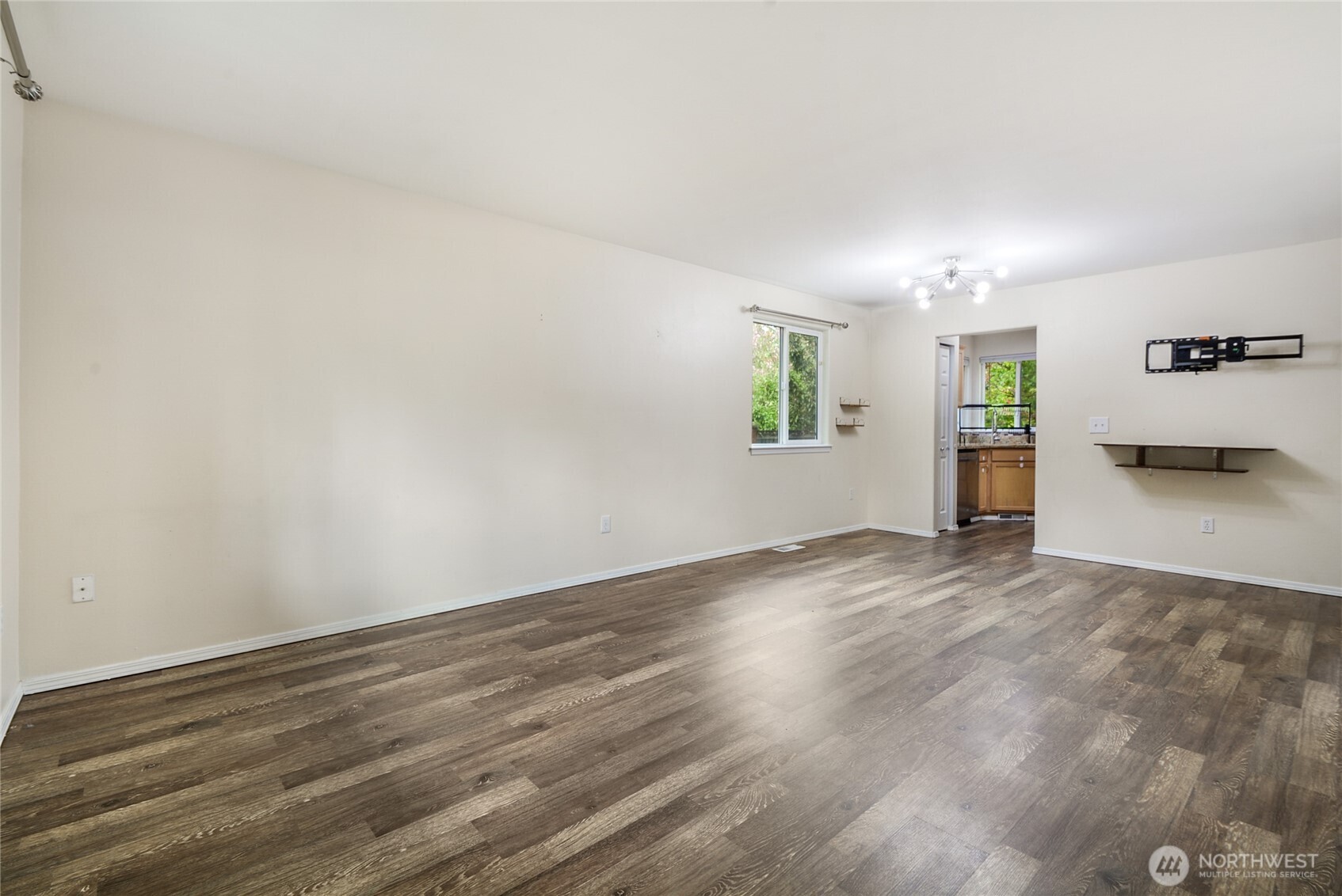 18302 8th Avenue Southeast Bothell, WA 98012 - Photo 4 of 32 Gallery Image 4