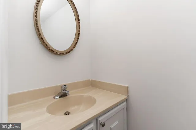 $2,800 | 14010 Daleshire Way, Unit 1, Burtonsville, MD 20866