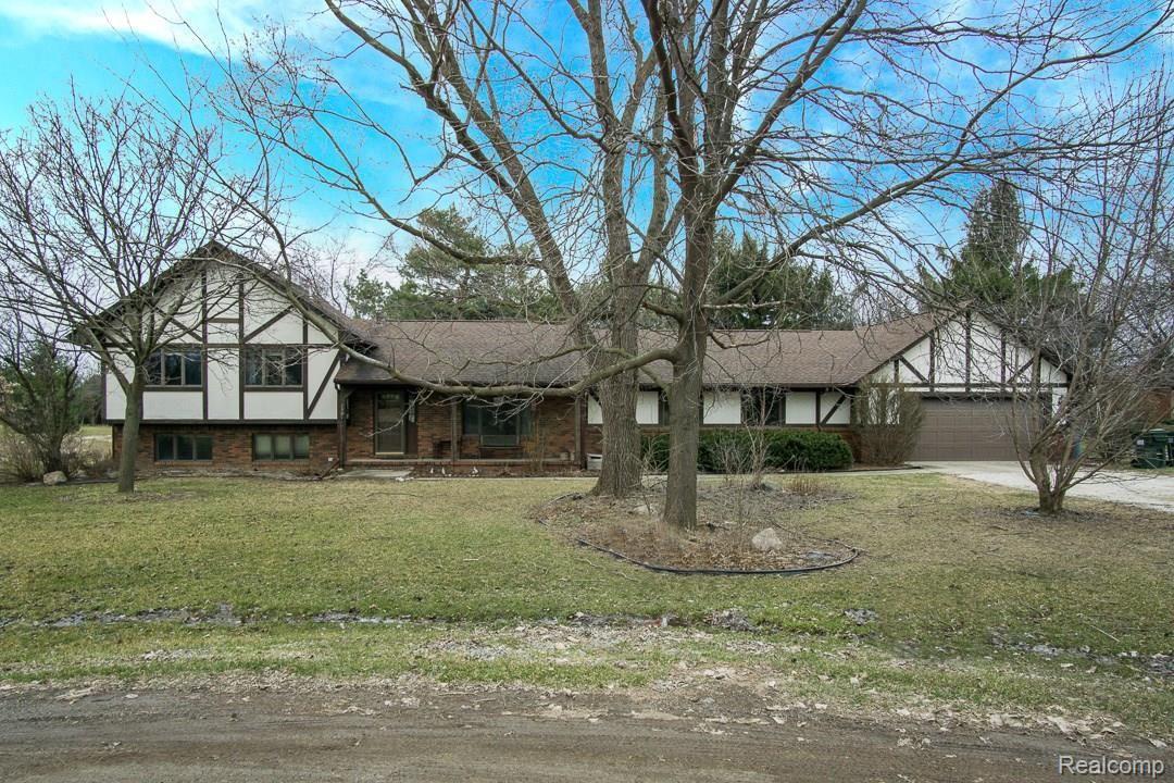 1901-Fieldcrest-002.jpg