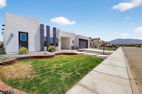 $639,000 | 317 Rio De Jazmin Circle, El Paso, TX 79932