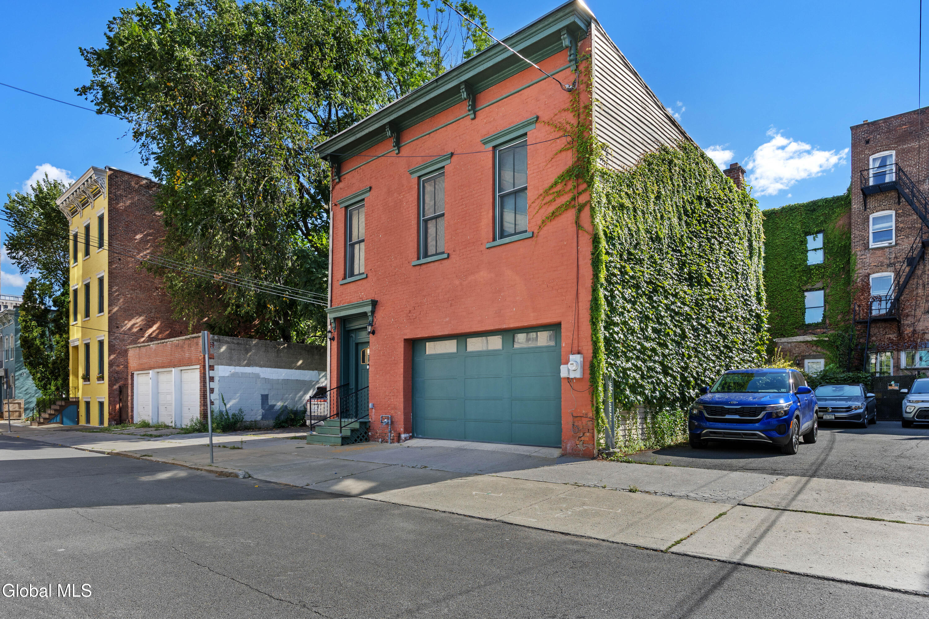 14 Spring Street Albany, NY 12210 - Photo 2 of 37 2