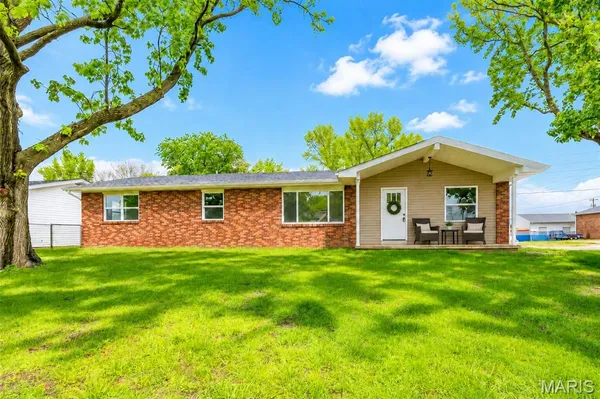 $270,000 | 615 Texas Boulevard, Bethalto, IL 62010