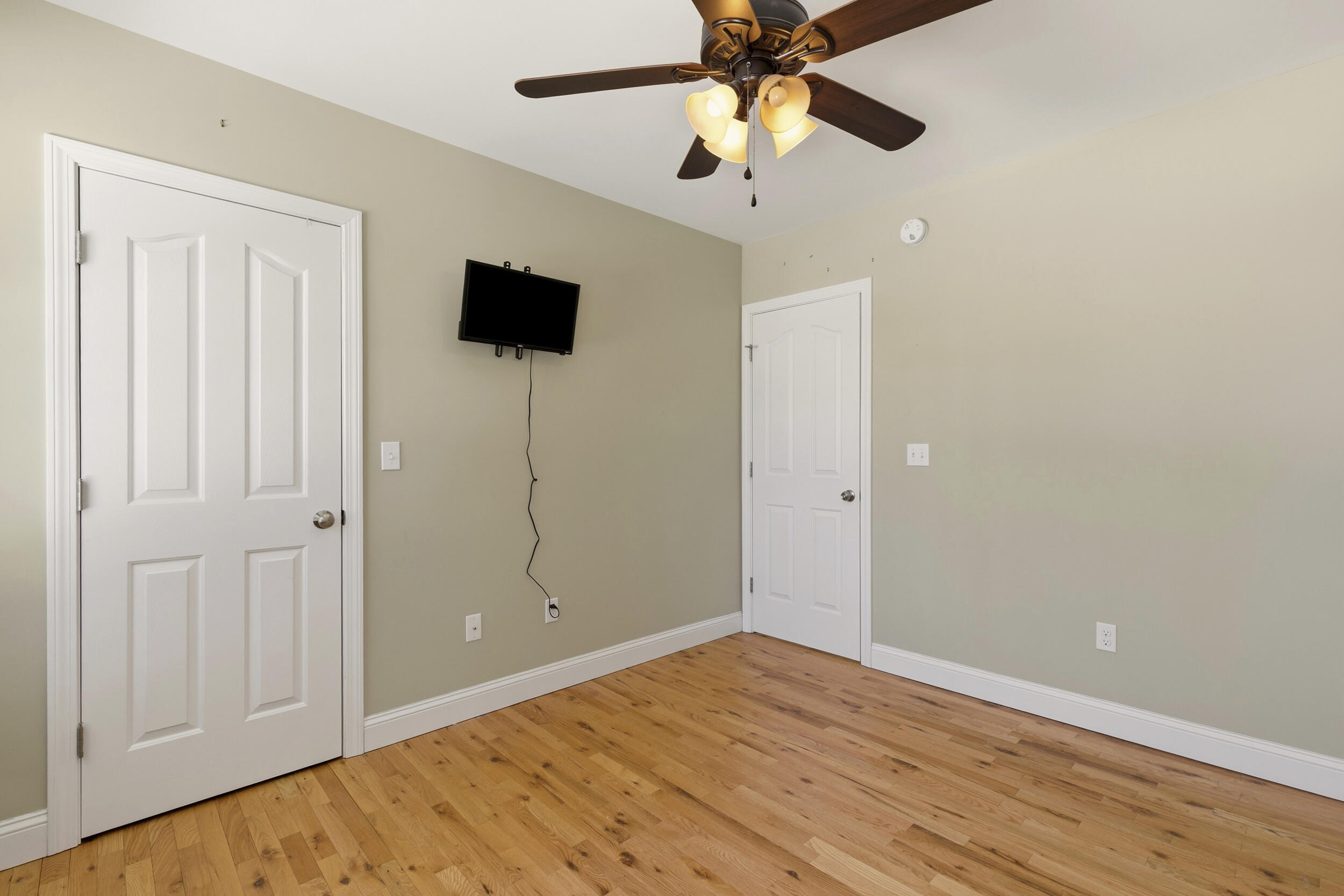 9 Neptune Road Old Orchard Beach, ME 04064 - Photo 17 of 28 Bedroom 3