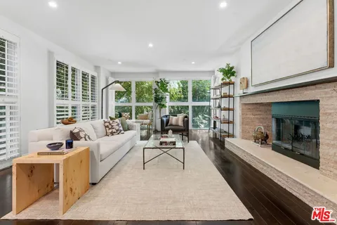 $1,195,000 | 1927 Glendon Avenue, Unit 202, Los Angeles, CA 90025