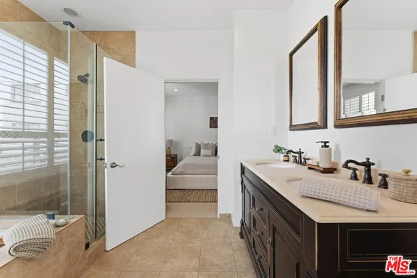 $1,195,000 | 1927 Glendon Avenue, Unit 202, Los Angeles, CA 90025