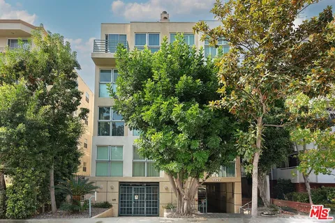 $1,195,000 | 1927 Glendon Avenue, Unit 202, Los Angeles, CA 90025
