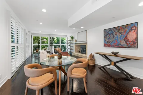 $1,195,000 | 1927 Glendon Avenue, Unit 202, Los Angeles, CA 90025