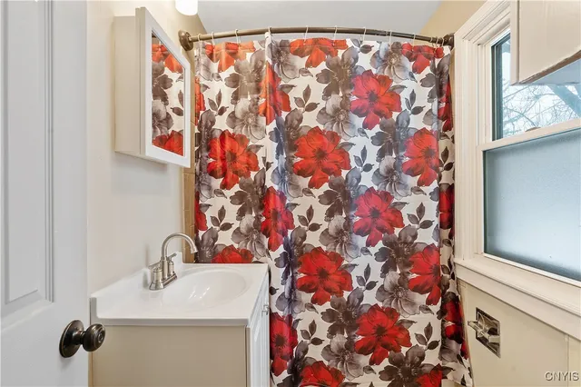 $229,900 | 128 Traister Drive, Salina, NY 13088