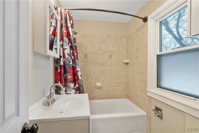 $229,900 | 128 Traister Drive, Salina, NY 13088