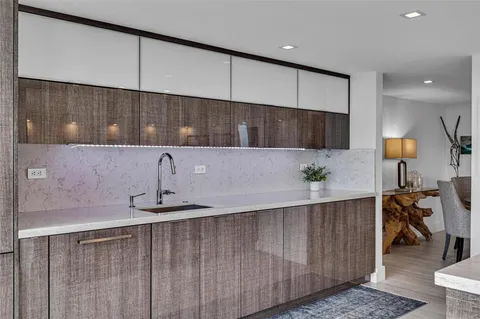 $899,000 | 1901 North Ocean Boulevard, Unit 9E, Fort Lauderdale, FL 33305