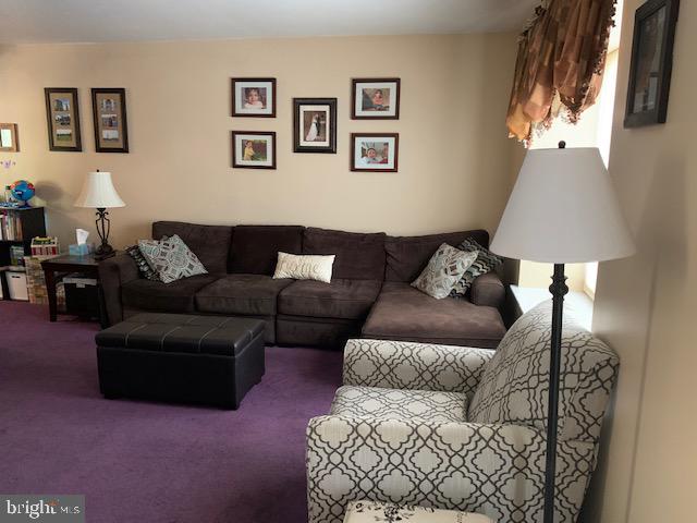 34 Ruth Road Brookhaven, PA 19015 - Photo 6 of 31 Living Room
