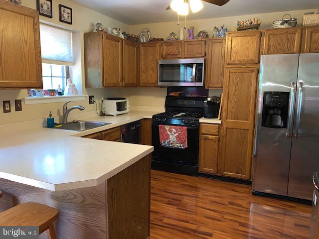 34 Ruth Road Brookhaven, PA 19015 - Photo 10 of 31 Tons of Cabinets!
