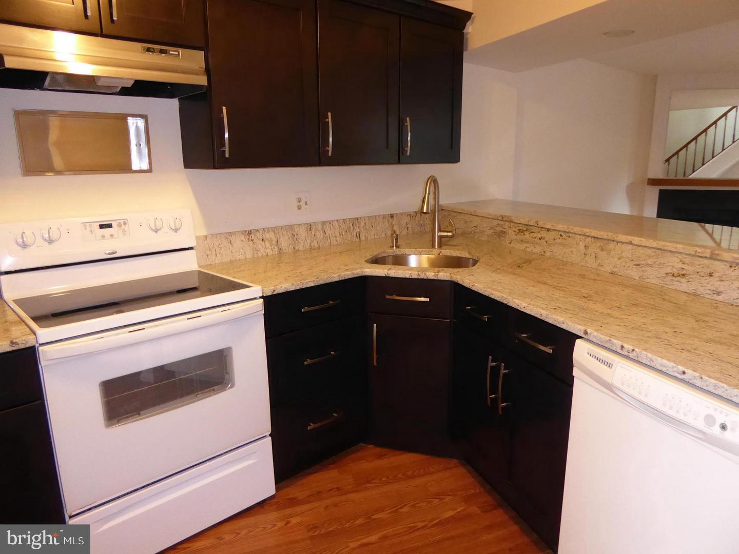 11915 Crosswind Court Reston, VA 20194 - Photo 3 of 15