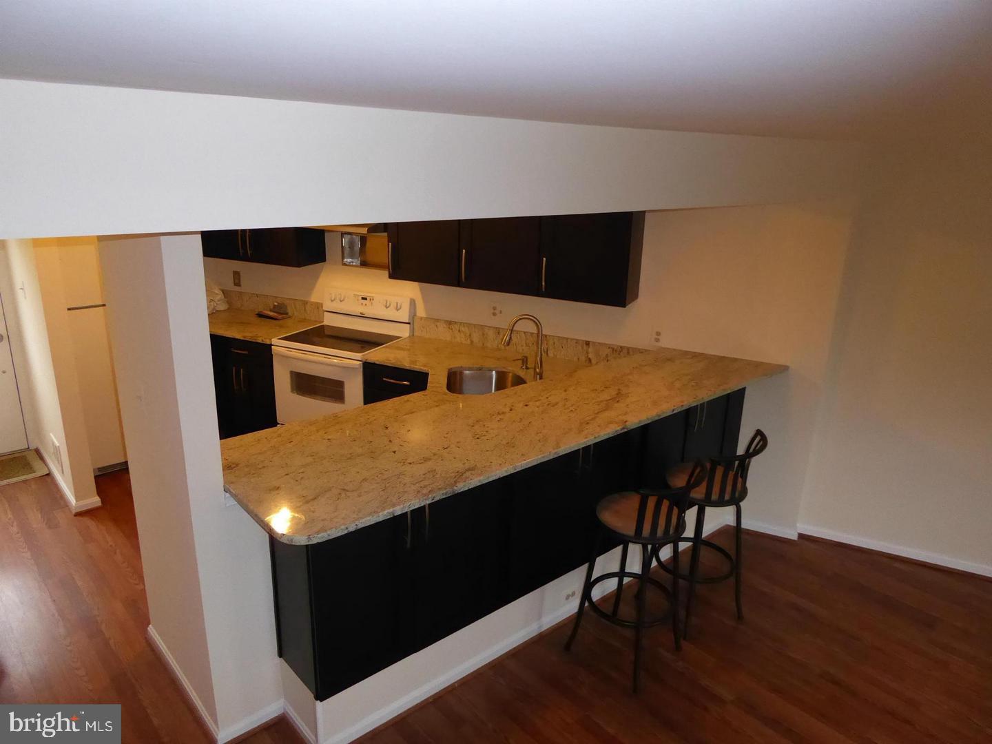 11915 Crosswind Court Reston, VA 20194 - Photo 5 of 15