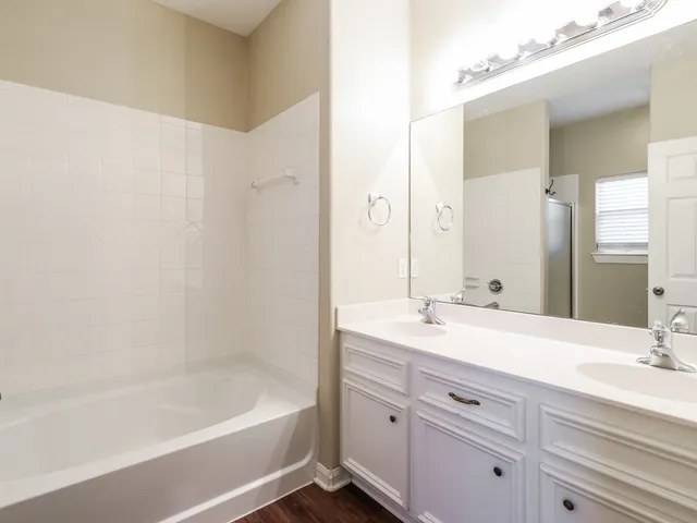 $1,660 | 13541 Lake Breeze Lane, Willis, TX 77318