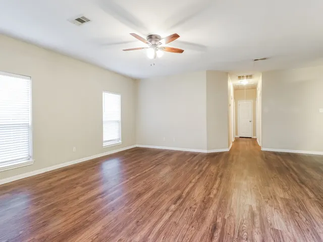 $1,660 | 13541 Lake Breeze Lane, Willis, TX 77318