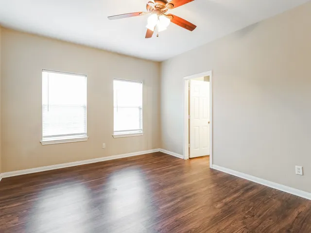 $1,660 | 13541 Lake Breeze Lane, Willis, TX 77318