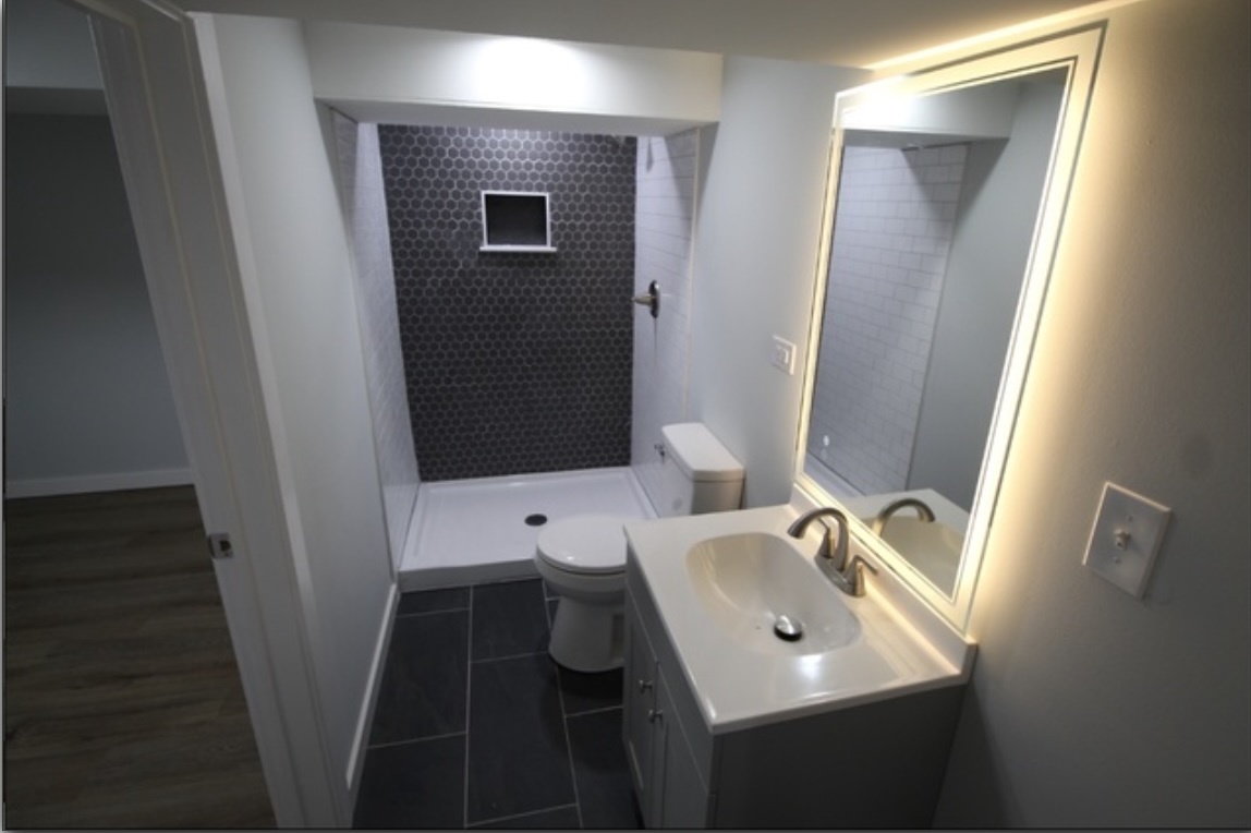 9028 South Carpenter Street Chicago, IL 60620 - Photo 4 of 18